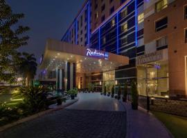 开罗赫利奥波利斯丽笙布鲁酒店，位于开罗国际机场 - CAI附近的酒店