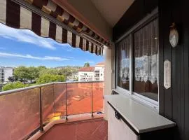 Appartement 2 ch avec terrasse à 10 min de la plage - Parking gratuit - FR-1-239-936