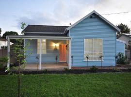 Blue Wren Cottage，位于Moyhu的酒店