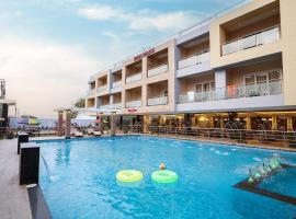 Royal Palace Beach Resort，位于曼达莫尼的酒店