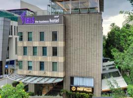 Iris The Business Hotel，位于班加罗尔Bangalore Shopping Area的酒店