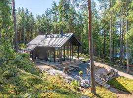 Lakeside Cabin in Heinola，位于黑诺拉的酒店