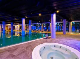 Resort Król Plaza Spa & Wellness，位于雅罗斯瓦维茨的酒店