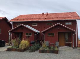 Semi-detached house with lakeview in Tällberg 6 beds，位于塔尔伯格的公寓