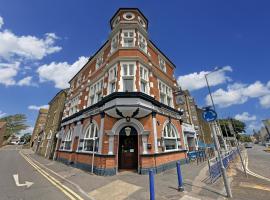 Royal Hotel Sheerness，位于希尔内斯的酒店
