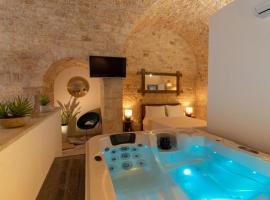 Mi Casa Luxury Suite - Room with Hydromassage Pool，位于图里的酒店