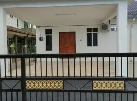 Homestay Usrati No. 17K (untuk muslims sahaja)