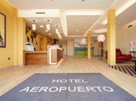 Hotel Arias Aeropuerto，位于Santiago del Monte的带按摩浴缸的酒店