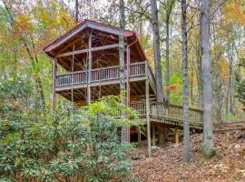 Little Fox Den Ellijay Cabin Rental with Hot Tub!