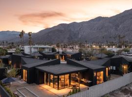 Blackhaus Suites by AvantStay Modern Comfort in Downtown Palm Springs，位于棕榈泉棕榈泉国际机场 - PSP附近的酒店