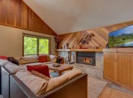 Club 151 at Dollar Point by Tahoe Getaways - Pet-Friendly 4BR w Hot Tub & Fenced Yard