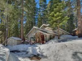 Glades Getaway by Tahoe Getaways - Charming Pet-Friendly 3 BD North Shore Cabin w Wood Fireplace & Short Drive to Ski Resorts