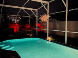 Renovated Entire House Heated Pool Close 2 Disney，位于基西米的无障碍酒店