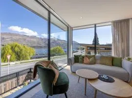 Marina Views - Luxury Apartment