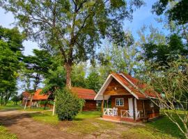 The Golden View Resort สวนผึ้ง，位于苏安庞的酒店