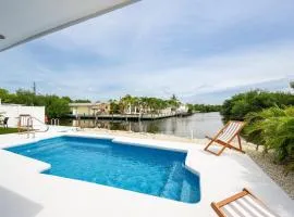 4BR Sombrero Beach House on Canal w Dock & Pool
