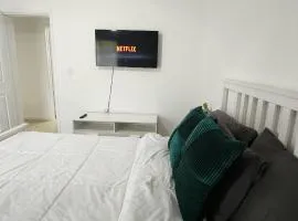 Private Cozy & Spacious Room at a house with pool