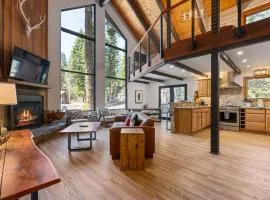Four Summits- Hot Tub- Pool Table- Short Drive to Ski Resorits