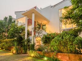 HideAway 2BHK Duplex Villa, North Goa (STU)，位于马普萨的酒店
