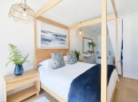 Oceans Guest House & Luxurious Apartments，位于斯特雷斯拜德芒得自然保护区附近的酒店