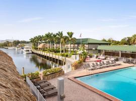 Ramada by Wyndham Sarasota Waterfront，位于萨拉索塔-布雷登顿国际机场 - SRQ附近的酒店