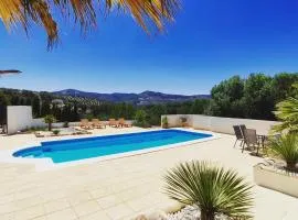 CORTIJO PENNYMARIA Poolside Apartment near Montefrio with stunning views