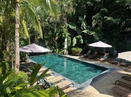 The Falls at Manuel Antonio，位于曼努埃尔安东尼奥埃尔桑图阿里奥树冠探险之旅附近的酒店