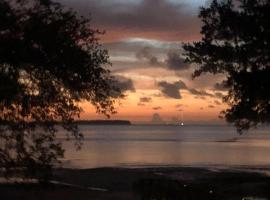 Peaceful Treetop Condo - 2br/2ba