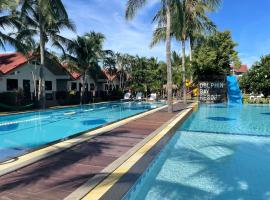 Dolphin Bay Beach Resort，位于三百岭的酒店