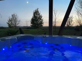 Gite au gré de la Loire: massage, piscine et spa，位于Saint-Mathurin的度假短租房