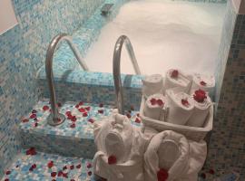 Eveline 2 - Piscina Privata o Jacuzzi，位于圣雷莫的酒店