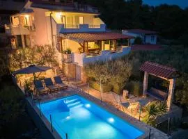 Holiday house Stupalo- with private pool