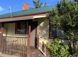 Neat & Tidy Coastal Cottage