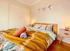Peaceful location 3BR WiFi/Netflix/Kitchen