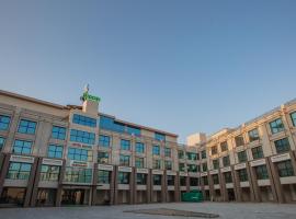 Hotel Midori Vithalapur，位于Vithalpur的酒店