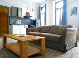 Le Cours Foucault - 3 appartements - 8 couchages，位于蒙托邦的酒店