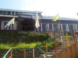 HOTEL YEMBERZAL JAMMU AND KASHMIR，位于古尔马尔格的酒店