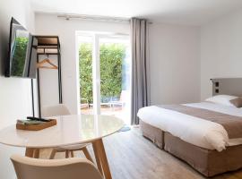 LOGIS LES CEPAGES / RESTAURANT LE RAISIN，位于蓬德沃的公寓