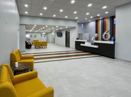 Motel 6 Nacogdoches TX SFA University，位于纳科多奇斯的酒店
