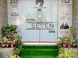 Hotel 7 DHA，位于卡拉奇的海滩短租房