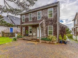 Cannon Beach Saltbox Cottage，位于卡农海滩的酒店