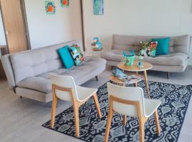 Beautiful Beach Apartment in Zazue，位于圣玛尔塔Zazue Shopping Centre附近的酒店