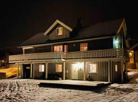 Hjemmekoselig leilighet i underetasje，位于Norem的酒店