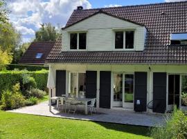 Villa 4ch jardin campagne proche de Lille，位于邦迪的酒店