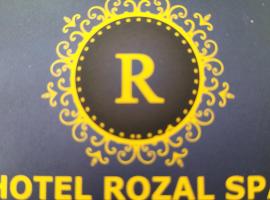 HOSTAL ROZAL SPA HOSPICIO，位于Alto Hospicio的旅馆