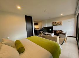 Room in BB - Luxurious mountain-view suite，位于San Antonio的酒店