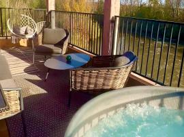 Suite prestige « Paradis » 5* au Moulin d’Albias，位于Albias的酒店