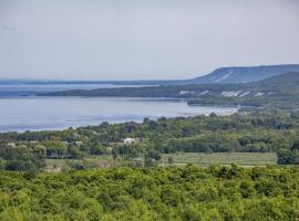 Irish Mountain Suites，位于米福德的酒店
