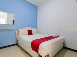 RedDoorz @ Garden Boulevard Citra Raya Tangerang，位于当格浪的酒店