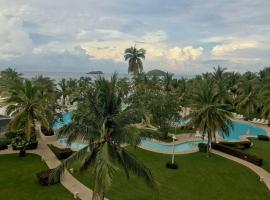 Oceanfront Condo Terrace & Amenities WiFi 30mbps，位于伊斯塔帕的酒店